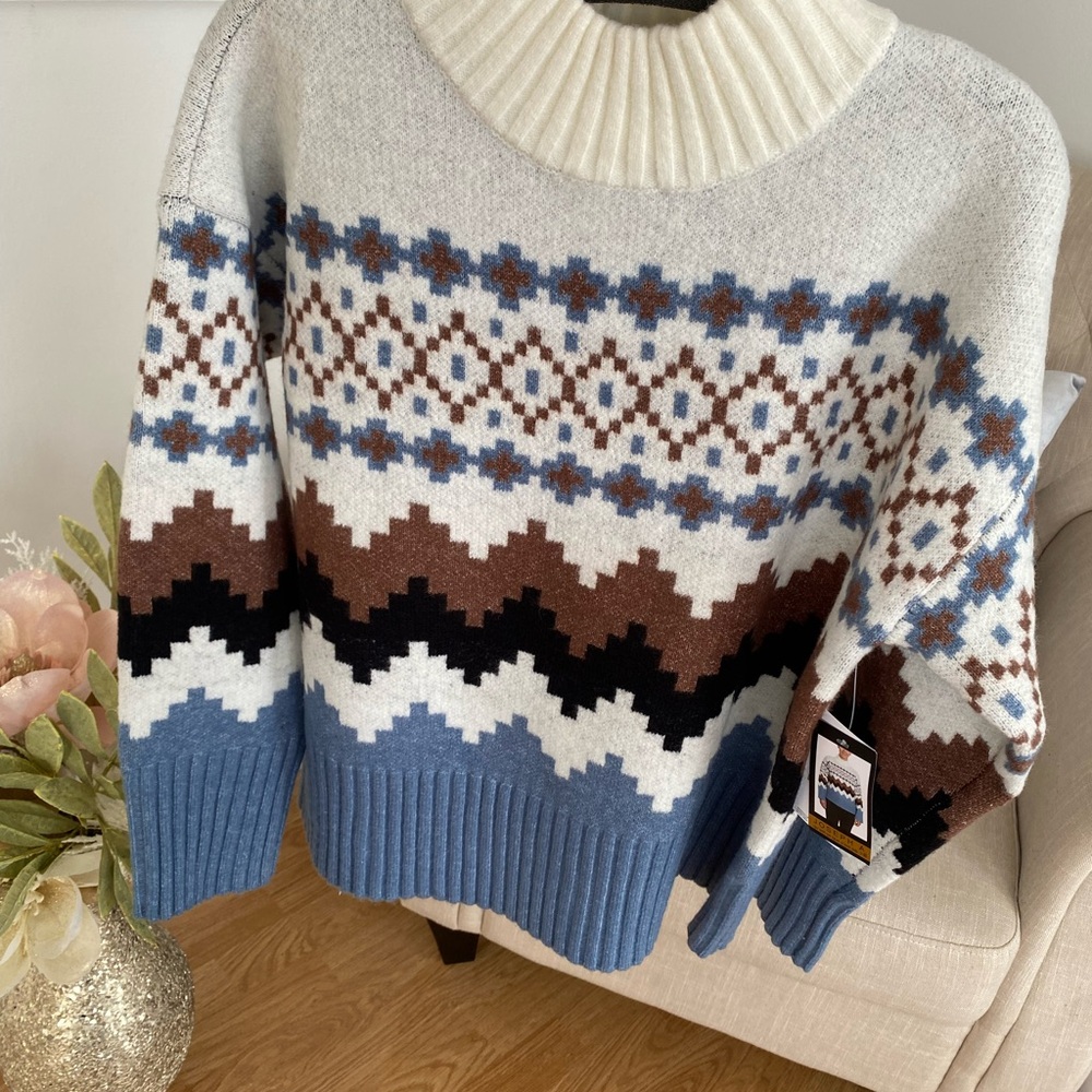 JOSEPH A.Cozy Geometric Knit Sweater - Picture 10 of 11